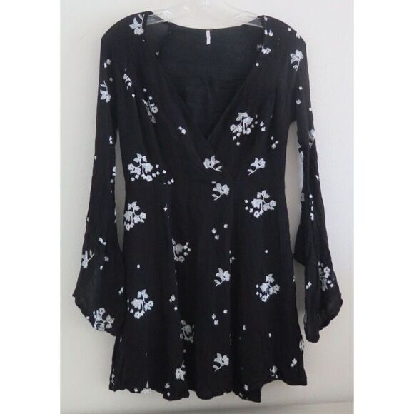Free People Women's Sz 4 Black Floral Bell Sleeve Boho Festival Mini Dress - Picture 1 of 12